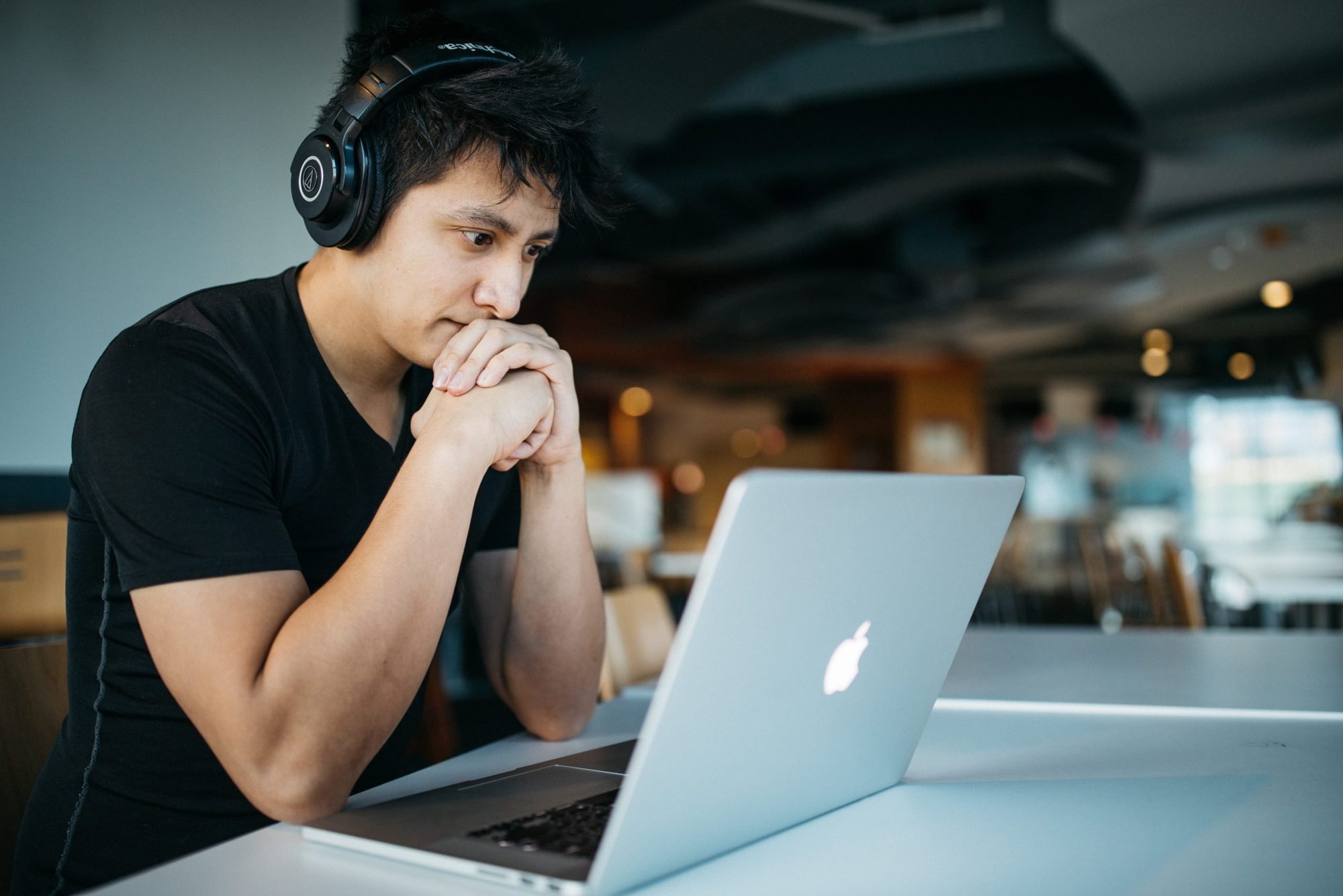 4 Essential Tools for Managing a Distributed Team 4 Essential Tools for Managing a Distributed Team